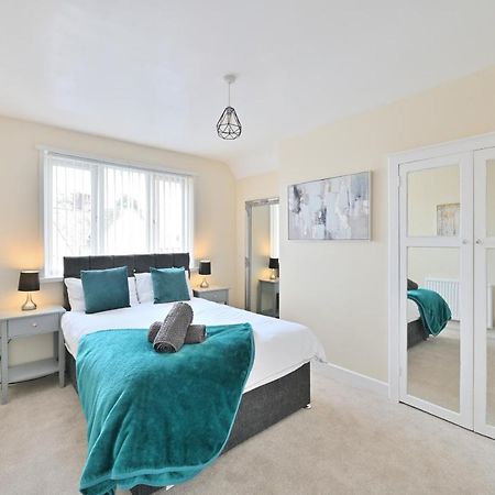 Sleek And Stylish 3 Bed In Bolton - Garden - Parking Villa Exteriör bild