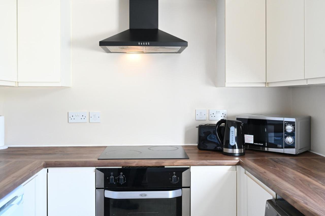 Sleek And Stylish 3 Bed In Bolton - Garden - Parking Villa Exteriör bild
